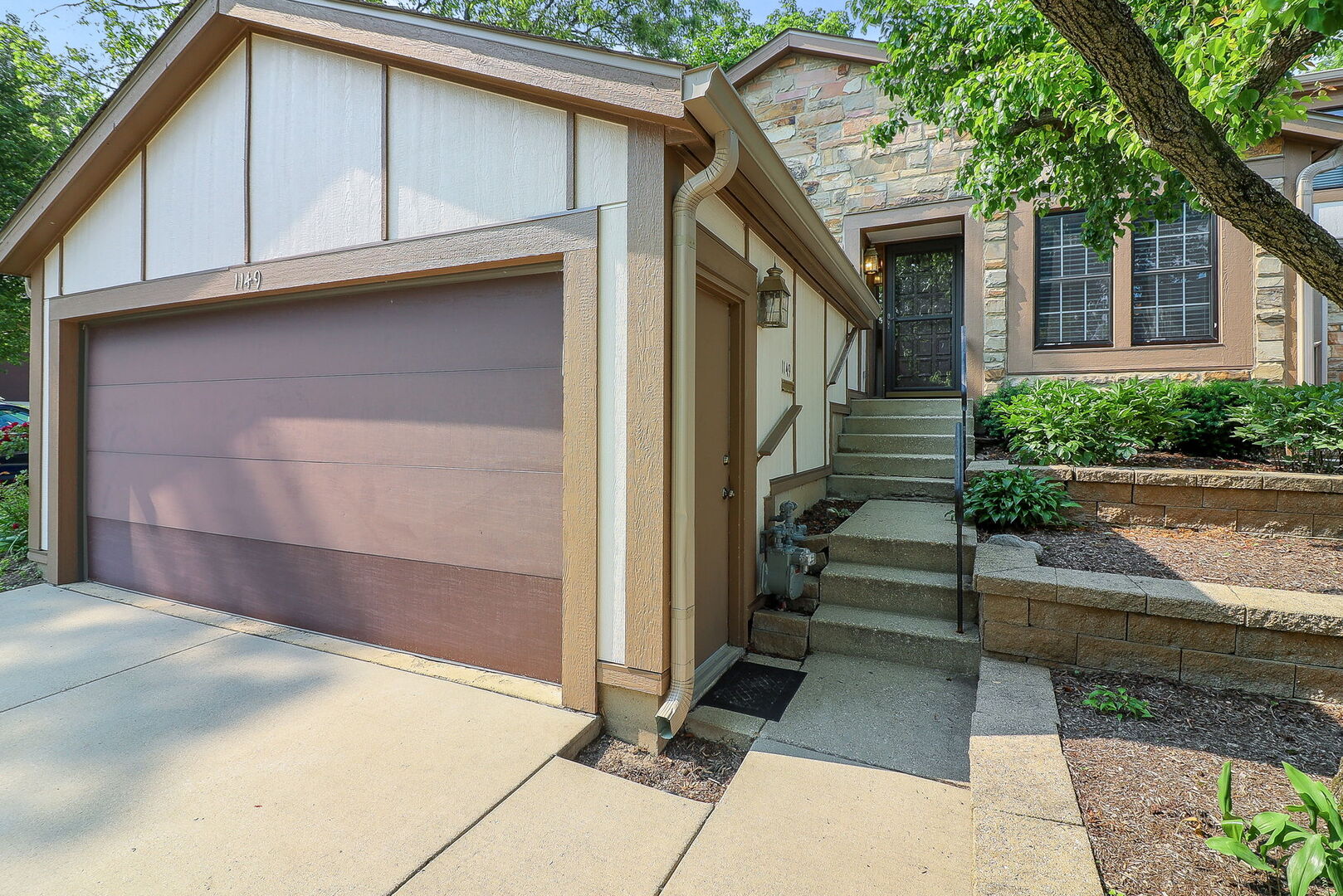 1149 Wheaton Oaks Drive 0