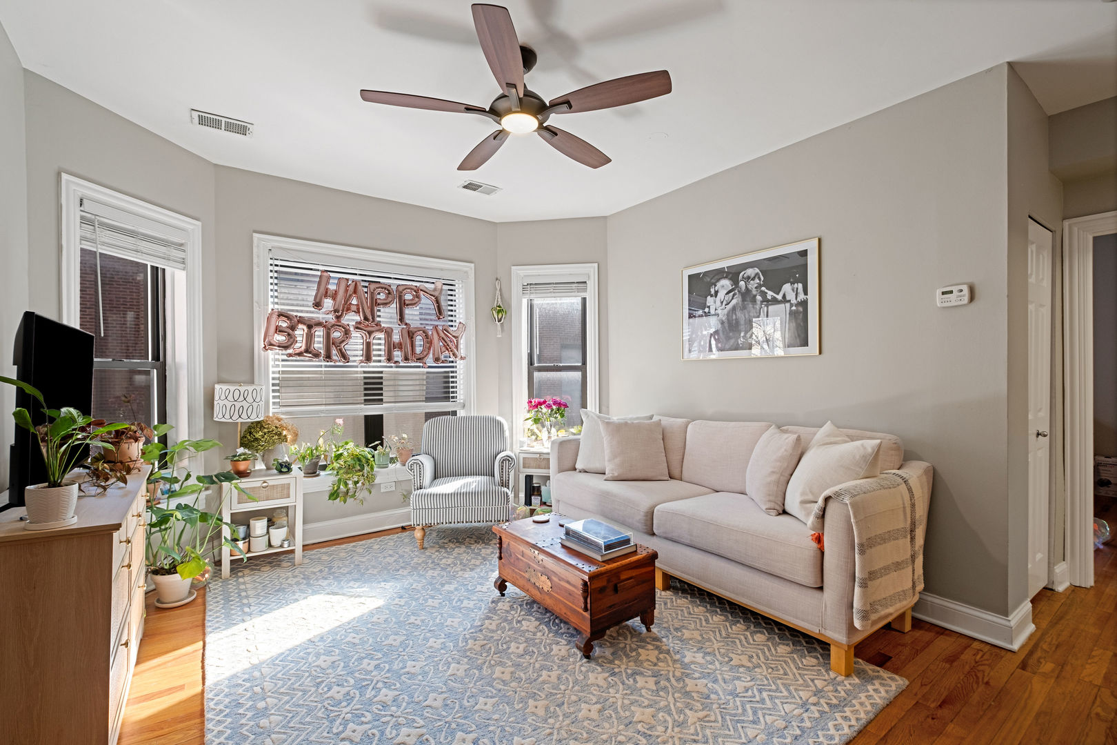 909 W Cornelia Avenue 2S