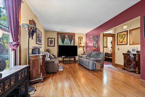 Tiny photo for 1842 W Greenleaf Avenue, Chicago, IL 60626 (MLS # 12439679)