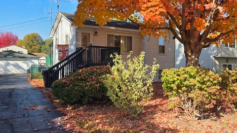 Photo of 5313 Burwood Road, Oakwood Hills, IL 60013 (MLS # 12508515) Photo of 5313 Burwood Road, Oakwood Hills, IL 60013 (MLS # 12508515)