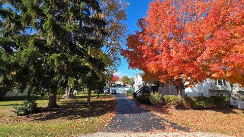 Tiny photo for 5313 Burwood Road, Oakwood Hills, IL 60013 (MLS # 12508515)