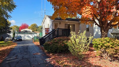 Tiny photo for 5313 Burwood Road, Oakwood Hills, IL 60013 (MLS # 12508515)