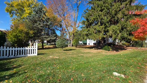 Tiny photo for 5313 Burwood Road, Oakwood Hills, IL 60013 (MLS # 12508515)