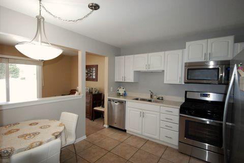 Tiny photo for 662 Regent Lane #D, Prospect Heights, IL 60070 (MLS # 12611867)