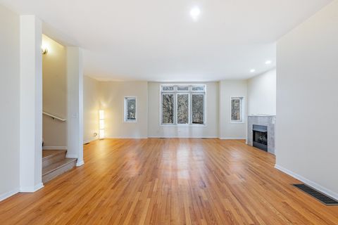 Tiny photo for 4553 S King Drive, Chicago, IL 60653 (MLS # 12585989)