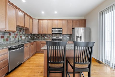 Tiny photo for 4553 S King Drive, Chicago, IL 60653 (MLS # 12585989)
