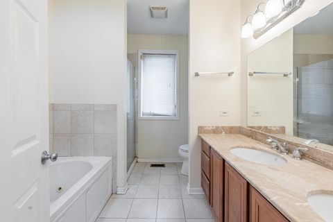 Tiny photo for 4553 S King Drive, Chicago, IL 60653 (MLS # 12585989)