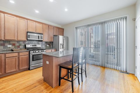 Tiny photo for 4553 S King Drive, Chicago, IL 60653 (MLS # 12585989)