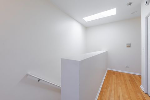 Tiny photo for 4553 S King Drive, Chicago, IL 60653 (MLS # 12585989)