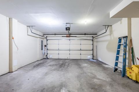 Tiny photo for 4553 S King Drive, Chicago, IL 60653 (MLS # 12585989)