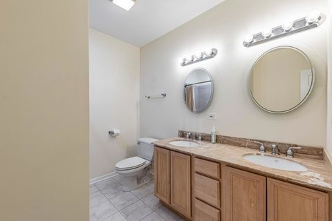 Tiny photo for 4553 S King Drive, Chicago, IL 60653 (MLS # 12585989)