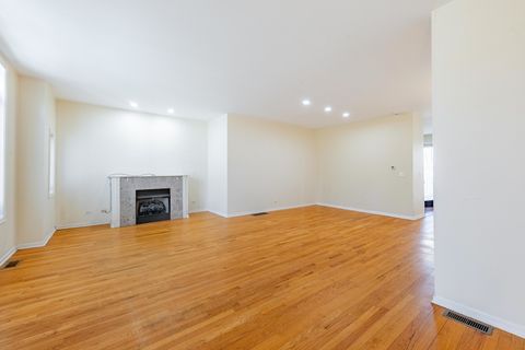 Tiny photo for 4553 S King Drive, Chicago, IL 60653 (MLS # 12585989)