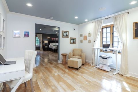 Tiny photo for 39 Mockingbird Lane, Oak Brook, IL 60523 (MLS # 12504051)