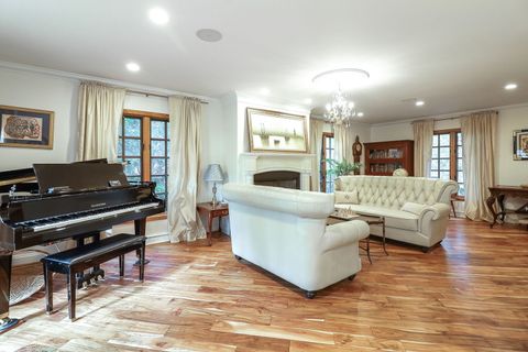 Tiny photo for 39 Mockingbird Lane, Oak Brook, IL 60523 (MLS # 12504051)