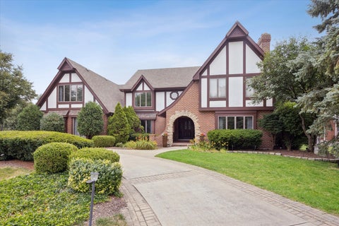 Photo of 6001 Sedgley Court, Burr Ridge, IL 60527 (MLS # 12718622)