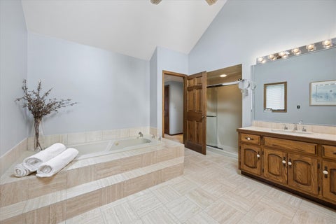 Tiny photo for 6001 Sedgley Court, Burr Ridge, IL 60527 (MLS # 12718622)