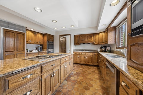 Tiny photo for 6001 Sedgley Court, Burr Ridge, IL 60527 (MLS # 12718622)