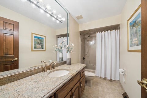 Tiny photo for 6001 Sedgley Court, Burr Ridge, IL 60527 (MLS # 12718622)