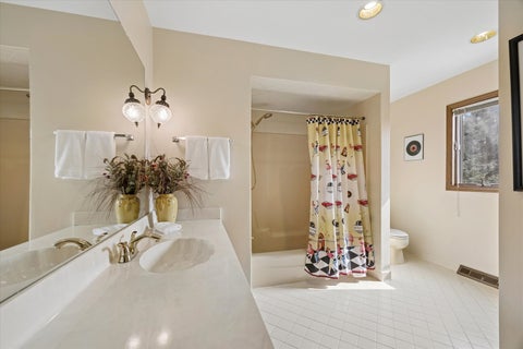 Tiny photo for 6001 Sedgley Court, Burr Ridge, IL 60527 (MLS # 12718622)