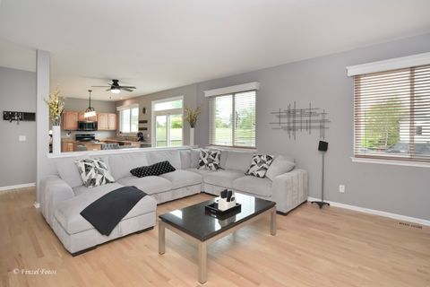 Tiny photo for 2012 Spring Creek Lane, McHenry, IL 60050 (MLS # 12506155)