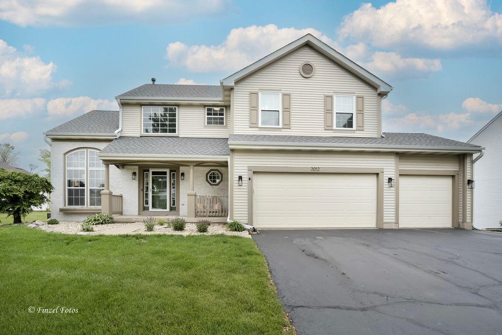 Photo for 2012 Spring Creek Lane, McHenry, IL 60050 (MLS # 12506155)