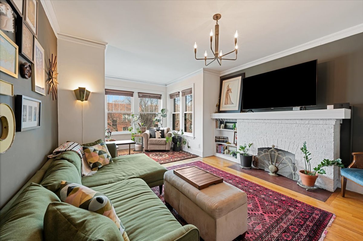 1629 W Fargo Avenue 3E