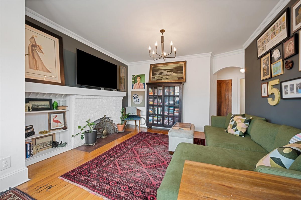 1629 W Fargo Avenue 3E