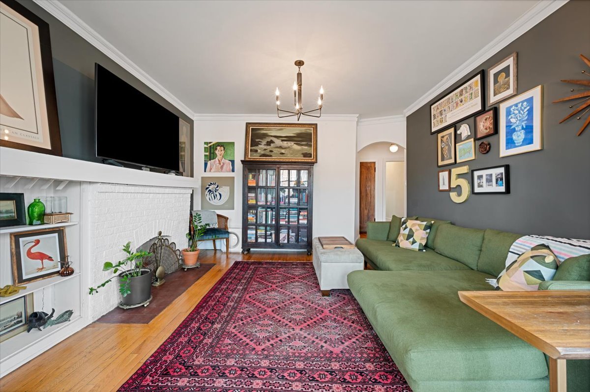 1629 W Fargo Avenue 3E