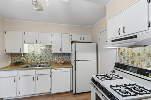 Tiny photo for 91 Lambert Drive #B1, Schaumburg, IL 60193 (MLS # 12434979)