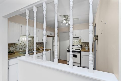 Tiny photo for 91 Lambert Drive #B1, Schaumburg, IL 60193 (MLS # 12434979)