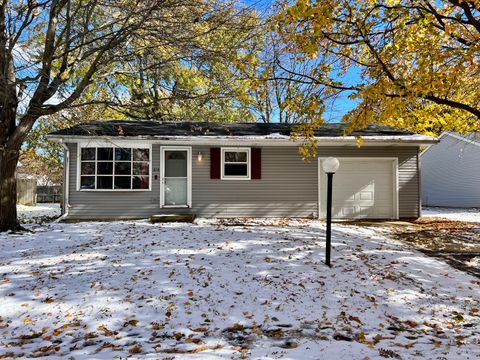 Photo of 614 Creve Coeur Drive, Champaign, IL 61822 (MLS # 12510786)