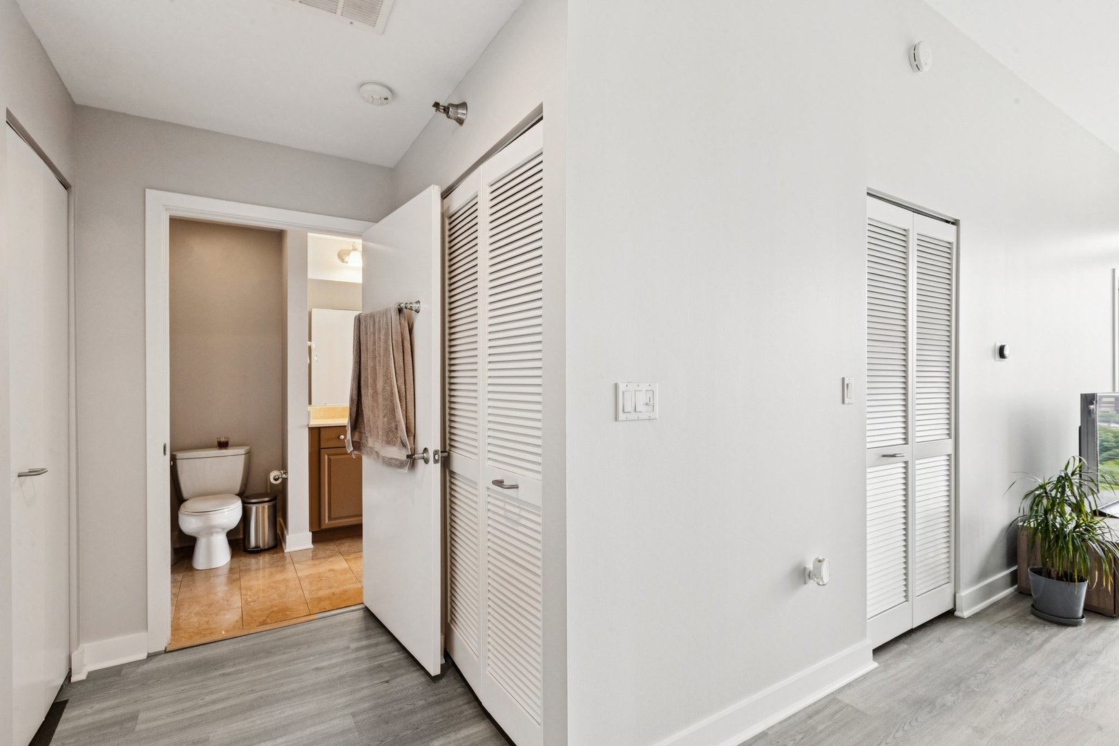 901 W Madison Street 1002