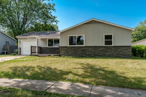 Single Family Residence in Rockford IL 2109 Jamestown Drive.jpg