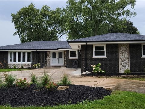 Tiny photo for 8544 Pine Street, Orland Park, IL 60462 (MLS # 12555388)