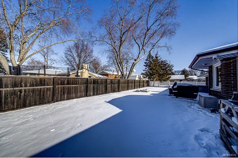 Tiny photo for 8544 Pine Street, Orland Park, IL 60462 (MLS # 12555388)