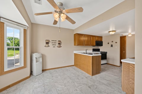 Tiny photo for 1504 ROOT Street, Crest Hill, IL 60403 (MLS # 12698965)