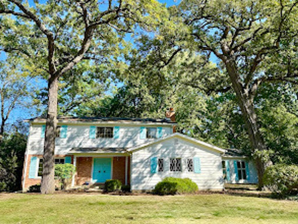 Photo for 21 Ferndale Road, Deer Park, IL 60010 (MLS # 12504348)