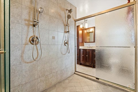 Tiny photo for 231 Southwick Lane, Schaumburg, IL 60173 (MLS # 12726043)