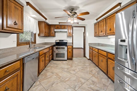 Tiny photo for 231 Southwick Lane, Schaumburg, IL 60173 (MLS # 12726043)