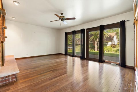 Tiny photo for 231 Southwick Lane, Schaumburg, IL 60173 (MLS # 12726043)