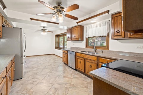 Tiny photo for 231 Southwick Lane, Schaumburg, IL 60173 (MLS # 12726043)