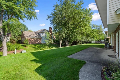Tiny photo for 231 Southwick Lane, Schaumburg, IL 60173 (MLS # 12726043)