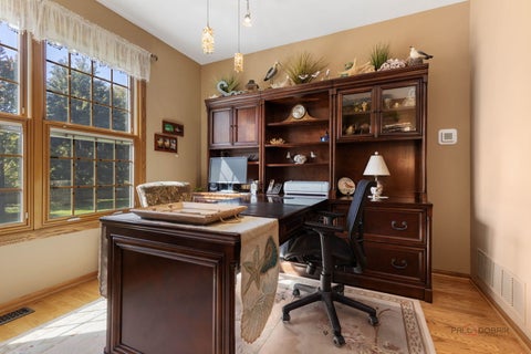 Tiny photo for 1490 Pheasant Trail Court, Hoffman Estates, IL 60192 (MLS # 12773110)