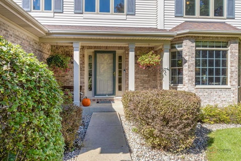 Tiny photo for 1490 Pheasant Trail Court, Hoffman Estates, IL 60192 (MLS # 12773110)
