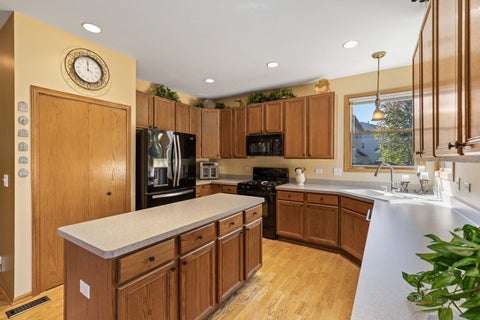 Tiny photo for 1490 Pheasant Trail Court, Hoffman Estates, IL 60192 (MLS # 12773110)