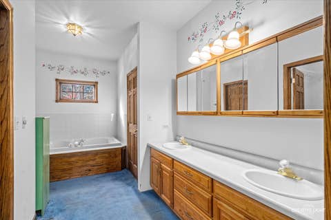 Tiny photo for 7N242 Whispering Trail, St. Charles, IL 60175 (MLS # 12673977)