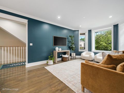 Tiny photo for 2315 W ROSCOE Street #1, Chicago, IL 60618 (MLS # 12505972)