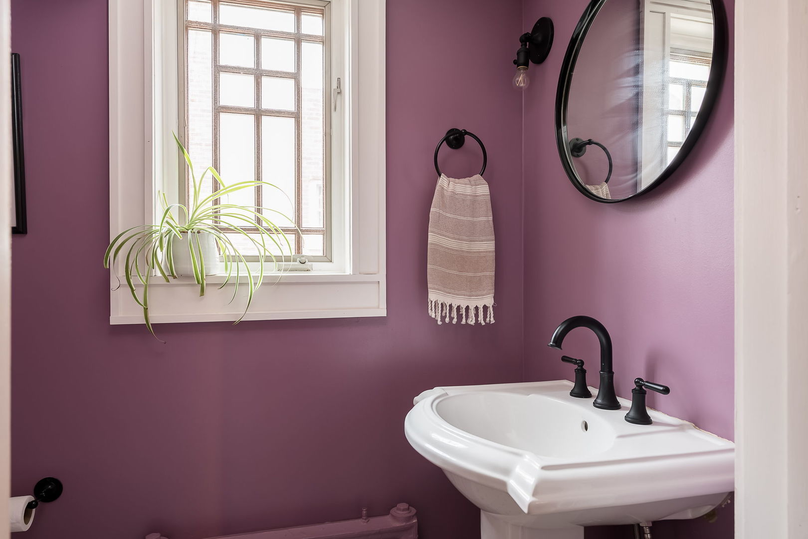 River Forest, Illinois 60305, United States, 3 Bedrooms Bedrooms, ,4 BathroomsBathrooms,Residential,Contingent,246347