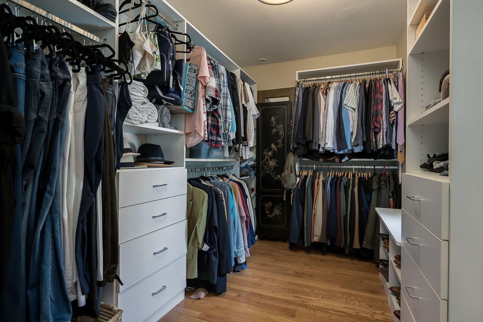 River Forest, Illinois 60305, United States, 3 Bedrooms Bedrooms, ,4 BathroomsBathrooms,Residential,Contingent,246347