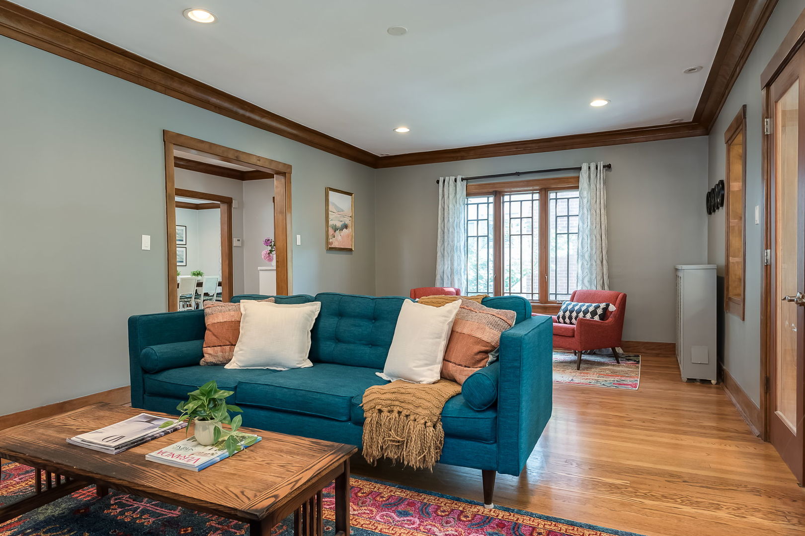 River Forest, Illinois 60305, United States, 3 Bedrooms Bedrooms, ,4 BathroomsBathrooms,Residential,Contingent,246347